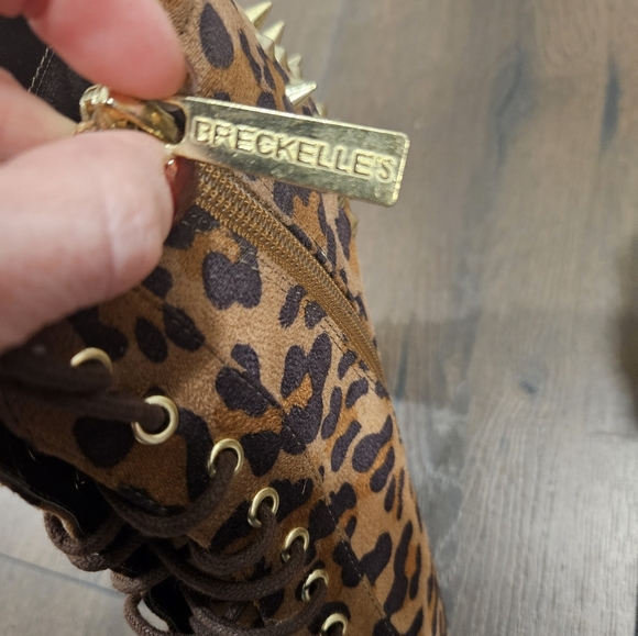NEW Breckelles Leopard Spiked Platform Booties - Size 9 - Picture 13 of 15